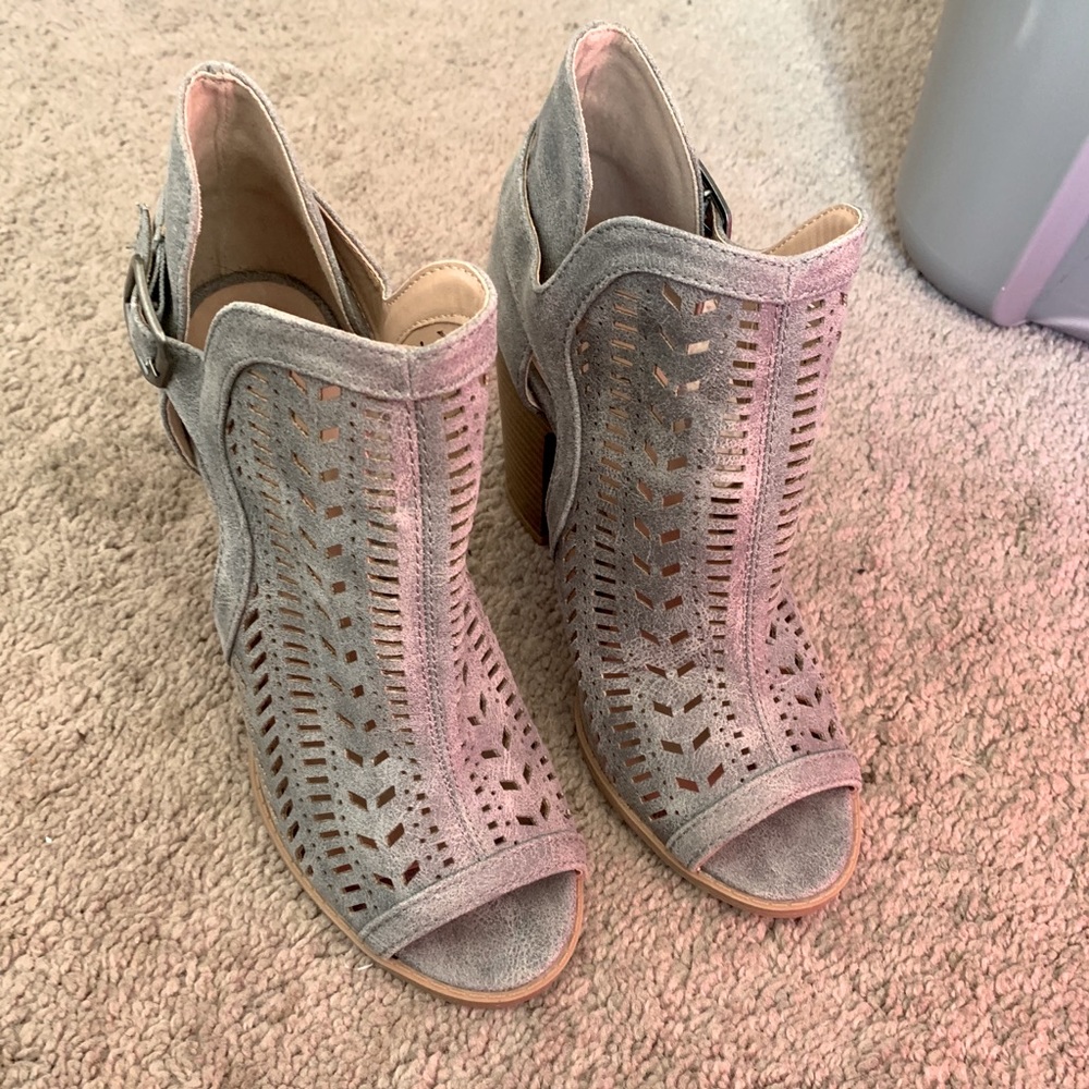 Qupid woman’s booties
